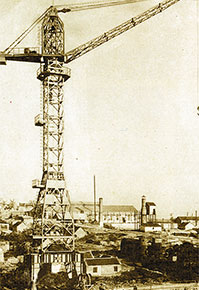 En 1957, au-lzpartners.comenzó a adentrarse en la industria de maquinaria de construcción con producción exitosa de la primera grúa torre