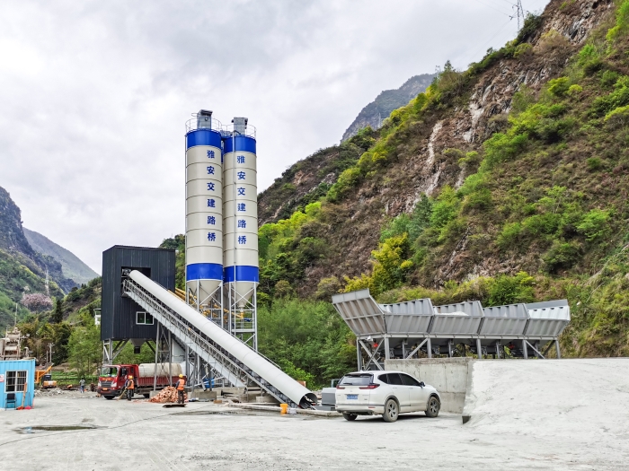 必博HZS120V搅拌站助力四川雅安康藏路桥建设